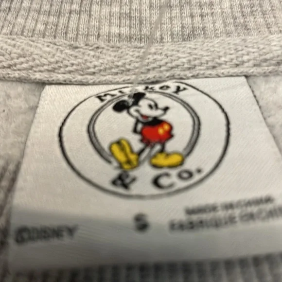 Vintage Disney Women’s Gray Sweatshirt with Mickey and Co on back size s - Picture 2 of 5